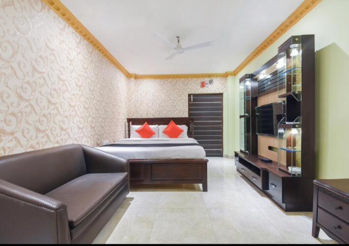 Calcutta Queen Калькутта Экстерьер фото
